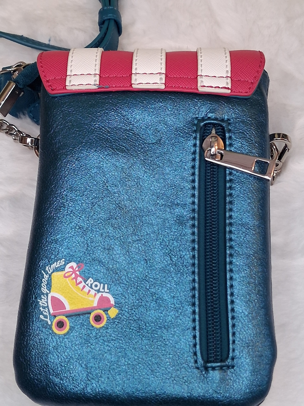 NWT Vendula London Kitty's Diner Crossbody Phone Pouch K61472911 & Dust Bag - Picture 4 of 7